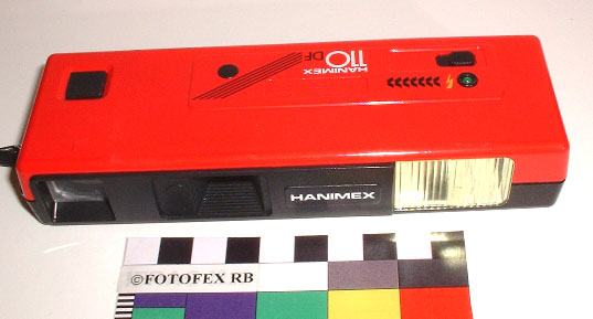 110 hanimex 110DF red.jpg (37353 octets)