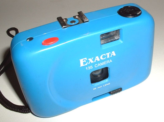 ch exacta 35mm camera.jpg (40919 octets)
