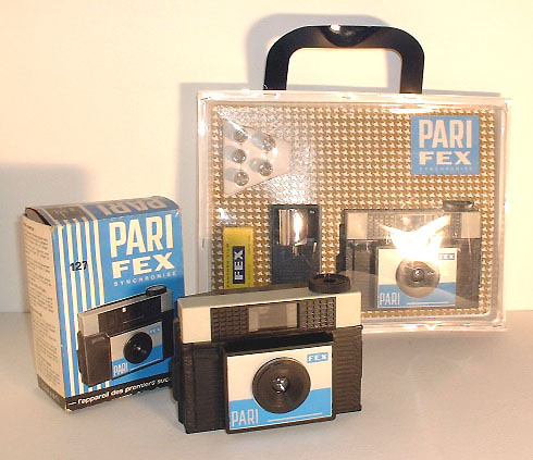 fex parifex outfit and carboard box.jpg (64473 octets)