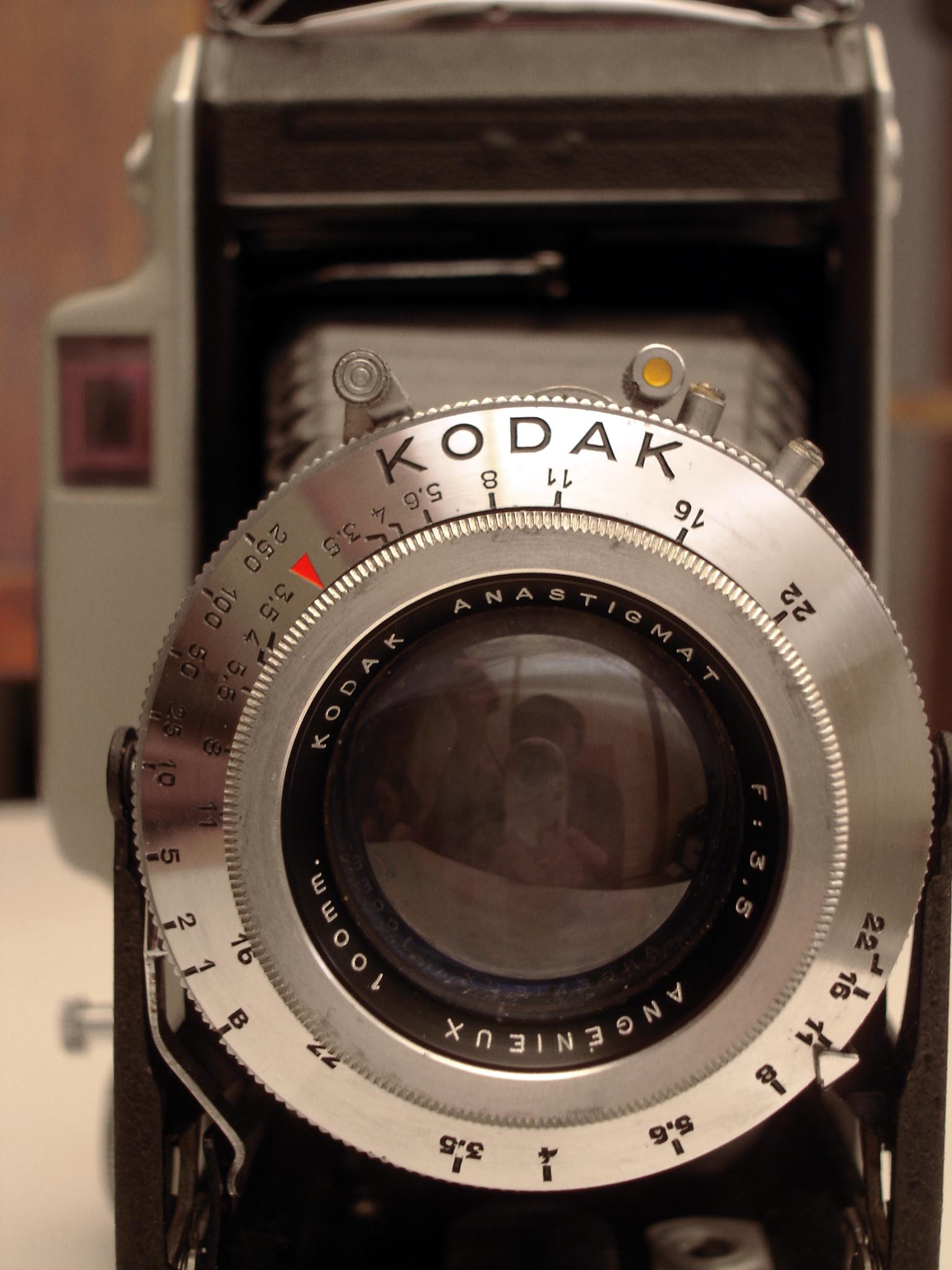 kf kodak 35  model 42 angenieux lens.jpg (209844 octets)