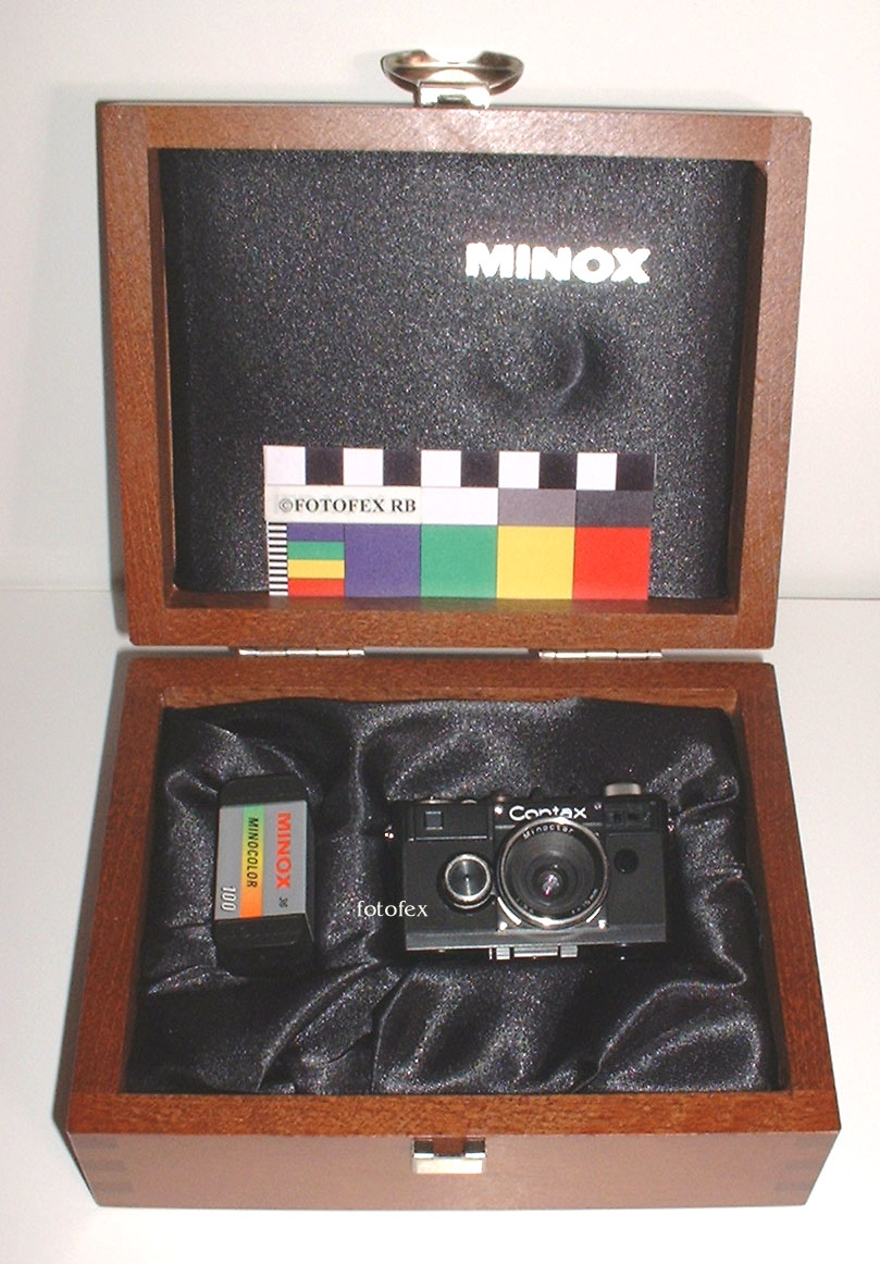 j minox contax miniature w box.jpg (209395 octets)