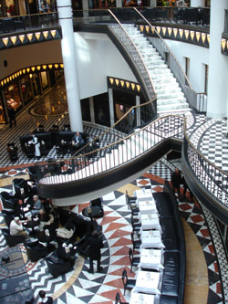 centre commercial.jpg (57973 octets)